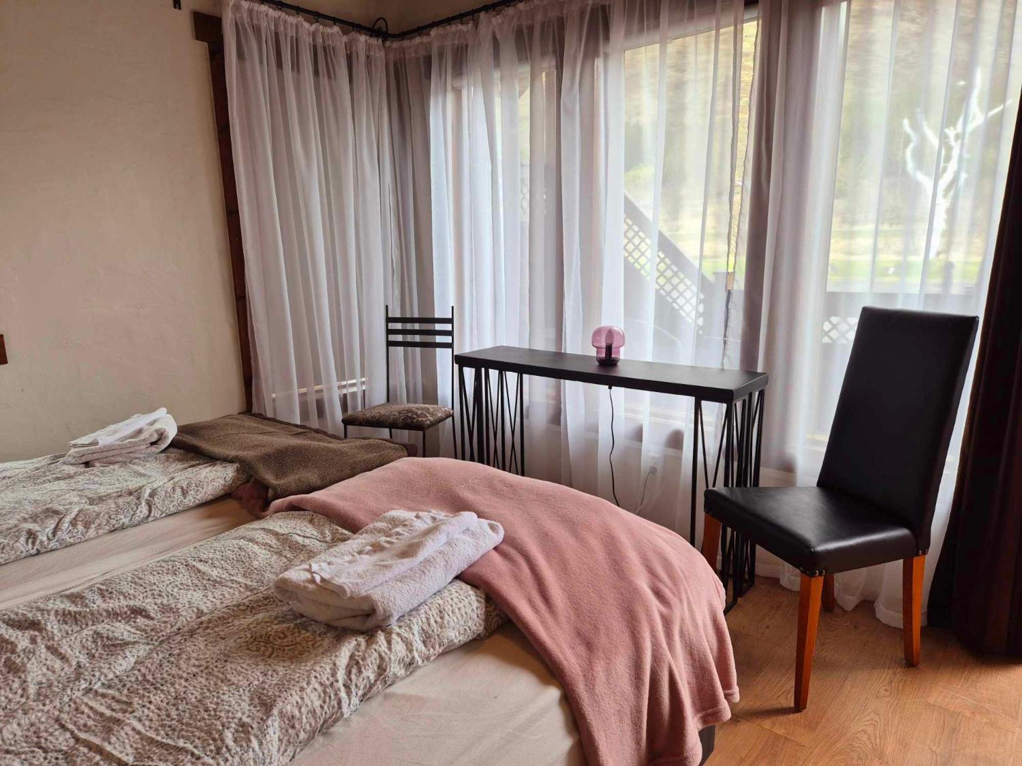 Beautiful Guestroom To Rent With A Mountain View Laugarvatn Buitenkant foto